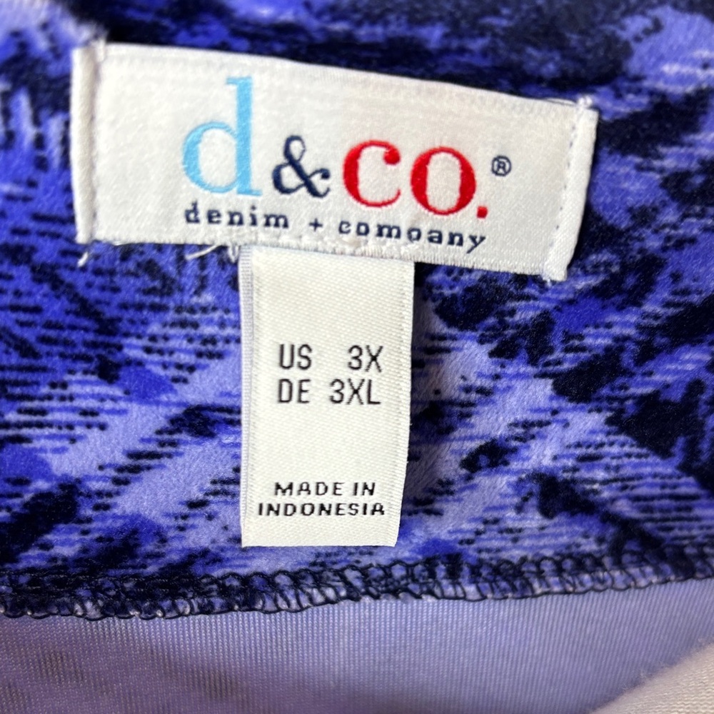 D&co.  Elegant Blue Plaid velour Tunic Top - Picture 8 of 8